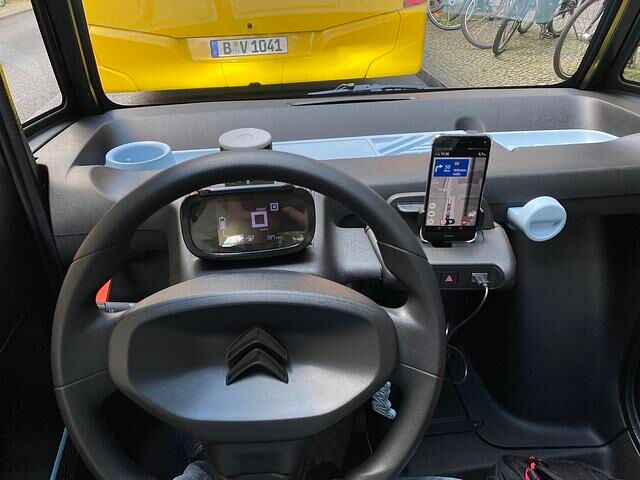 Das Smartphone findet prominent Platz