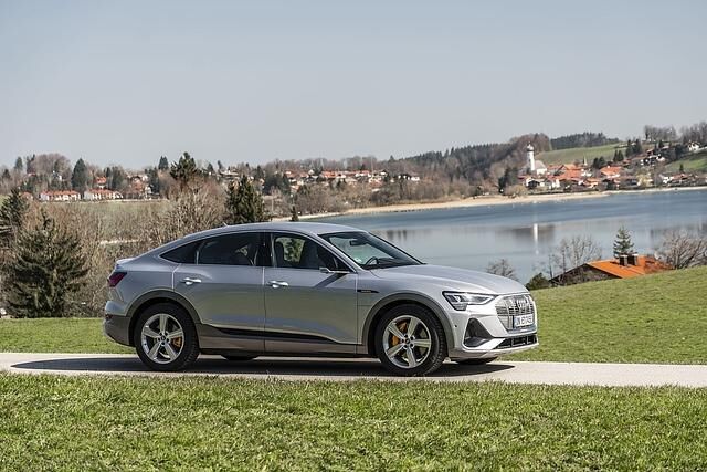 Der Audi e-tron Sportback 55 quattro kostet mindestens 83.150 Euro