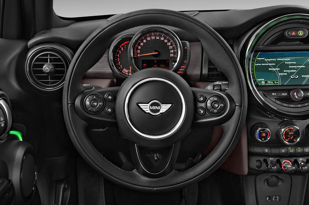 MINI MINI (Baujahr 2015) Cooper 5 Türen Lenkrad