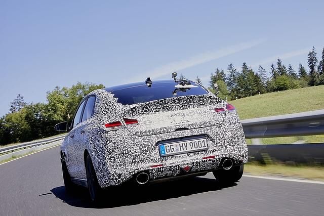 Die Auspuffrohre dürften auf der Essen Motorshow für glänzende Augen sorgen