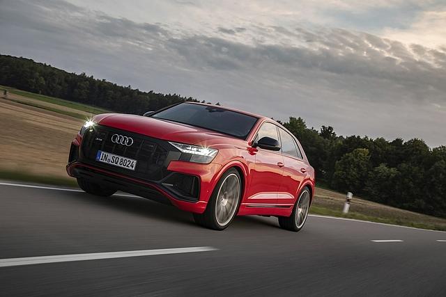 Die Hinterachslenkung beschert dem Audi SQ8 TFSI eine beeindruckende Agilität