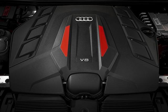 Der V8-Biturbobenziner hat 373 kW / 507 PS