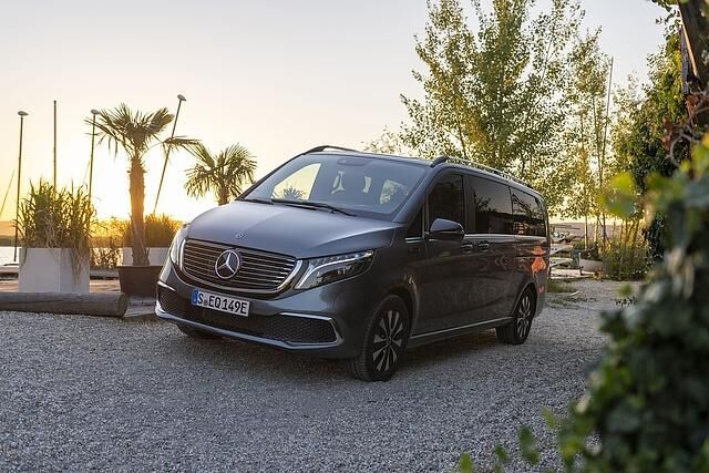 Der Mercedes EQV 300 kostet mindestens 69.588,40 Euro (brutto)