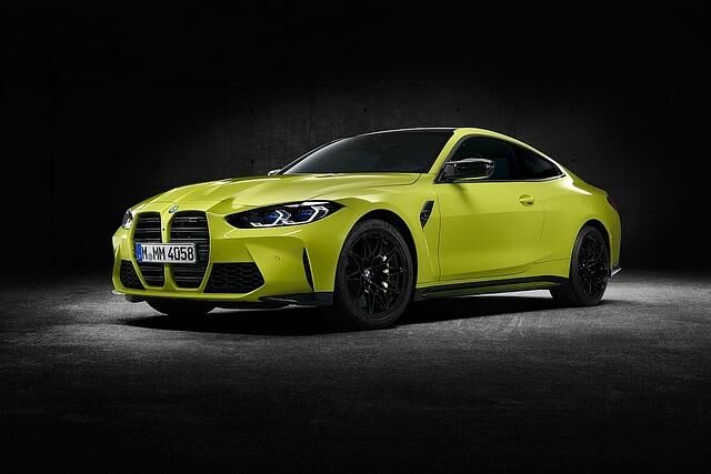 Wie beim \"Normalo-Bruder\" ist die Niere auch beim BMW M4 Coupé sehr dominant