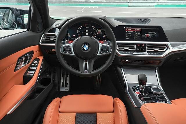 Im Cockpit steht der Fahrer im Mittelpunkt