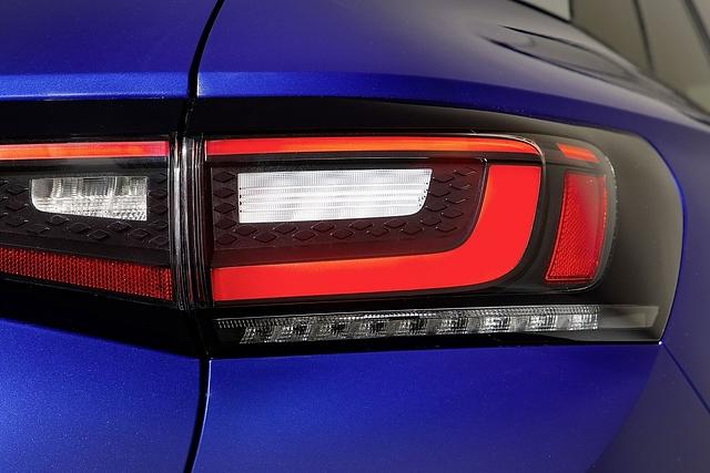 Die Heckleuchten des VW ID.4 1st unterscheiden sich von denen des 1st Max