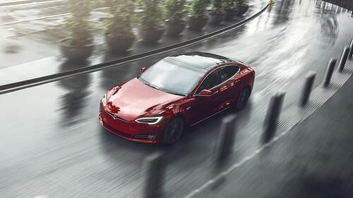 Tesla Model S Plaid - Raumschiffgeschwindigkeit Tesla Model S Plaid - Raumschiffgeschwindigkeit