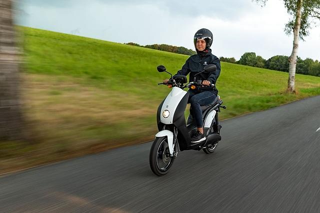 Elektroroller, wie der Peugeot e-Ludix sind groß im Kommen