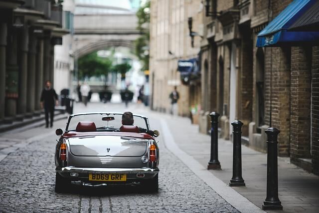 Kunden können den RBW Roadster mit Softtop oder Hardtop bestellen