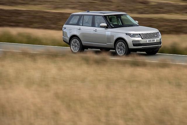 Der Range Rover D350 knackt nach 7,1 Sekunden die 100 km/h-Marke