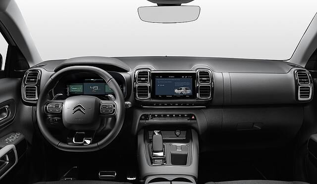 Das Cockpit unterscheidet sich nicht von dem der anderen Versionen
