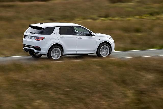 Land Rover Discovery Sport P300e ist bis zu 209 km/h schnell