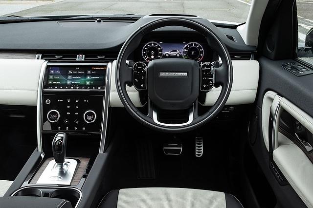 Die Achtgang-Automatik passt gut zum Plug-in Hybrid