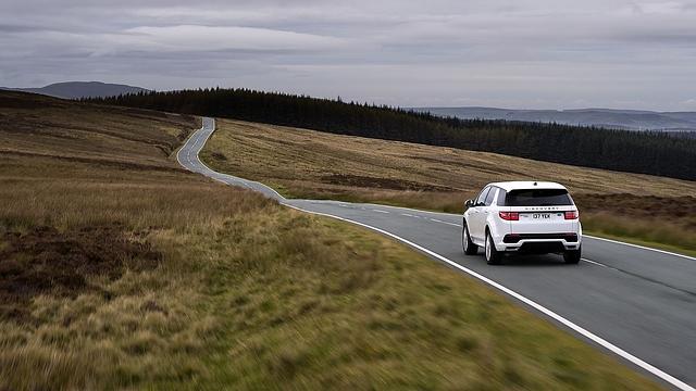 Drei Fahrmodi stehen zur Auswahl: \"Hybrid\", \"EV\" (also rein elektrisch) und \"Save\"