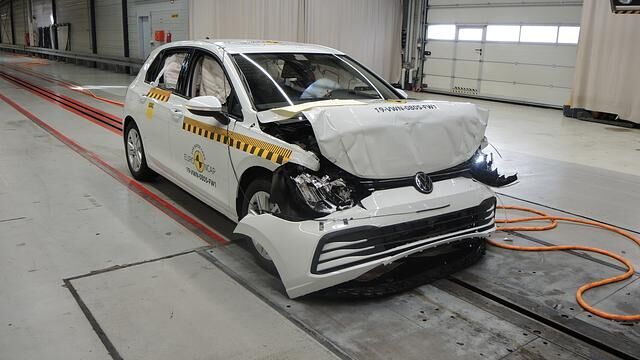 Auch für den VW Golf 8 gab es Ende 2019 fünf Sterne. In einigen Disziplinen konnte der Kompakt-Klassiker allerdings leicht besser als der ID.3 abschneiden