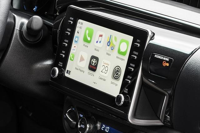 Die Bedienung mit dem zentralen acht Zoll Display ist eingängig