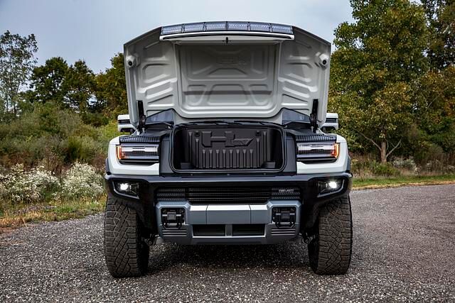 Der neue Hummer hat jetzt auch vorn einen Kofferraum