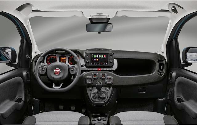 Neu im Panda ist das Infotainmentsystem mit 7-Zoll-Touchscreen, welches die Möglichkeit bietet, Inhalte von Smartphones darzustellen