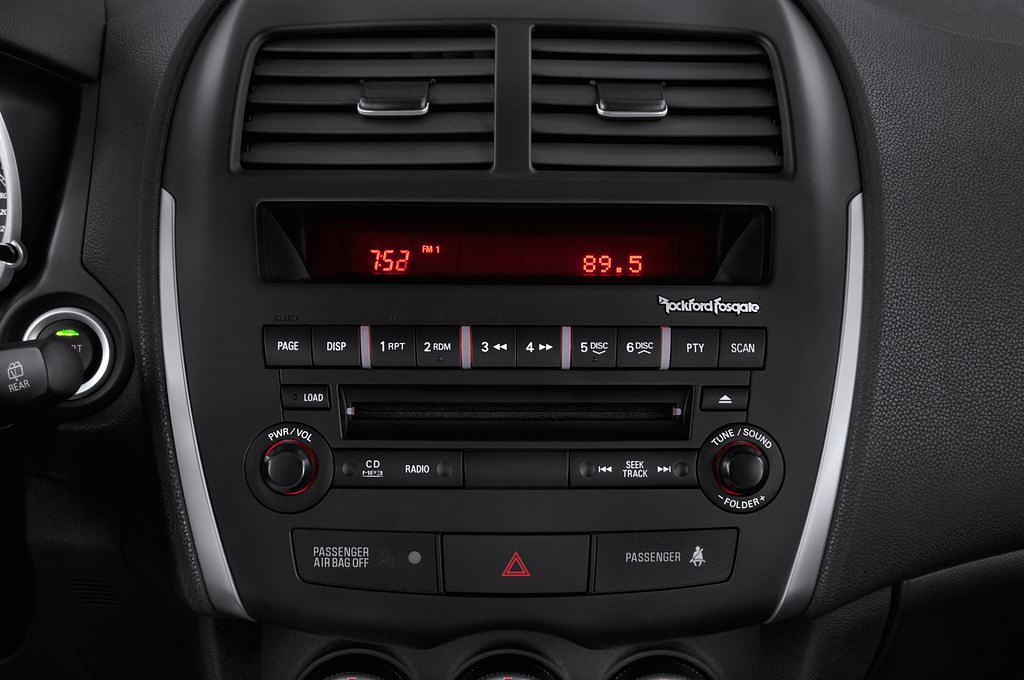 Mitsubishi ASX (Baujahr 2011) Invite 5 Türen Radio und Infotainmentsystem