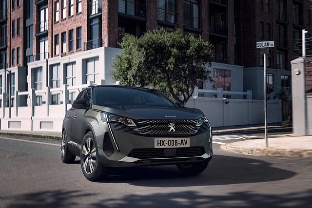 Peugeot 3008 erhält Modellpflege - Vampirzähne ab 2021