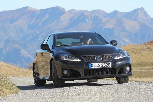In Generation 2 beeindruckte der Lexus IS vor allem in der über 400 PS starken F-Version