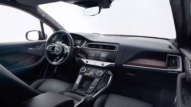 Auch das Infotainment haben die Techniker aufgewertet