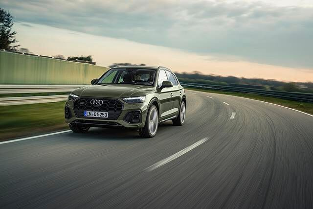 Audi Q5   - Leuchtendes Rück-Bild 