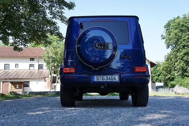 Das Gewicht von knapp 2,5 Tonnen ist nicht für jeden Parkplatz geeignet