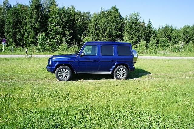 Die Mercedes G-Klasse ist fast zwei Meter hoch