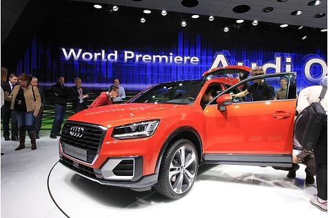 Der Audi Q2 wird in eine Coupeform gepresst.