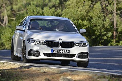BMW bringt die Kombi- und die GT-Versionen des Fünfers raus.