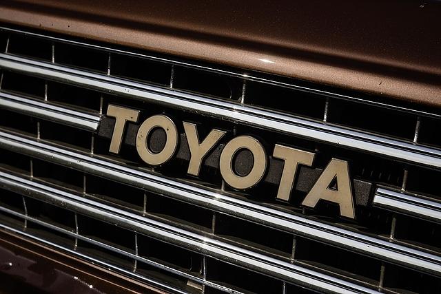 Toyota Land Cruiser FJ 60 1982 von Roger Moore