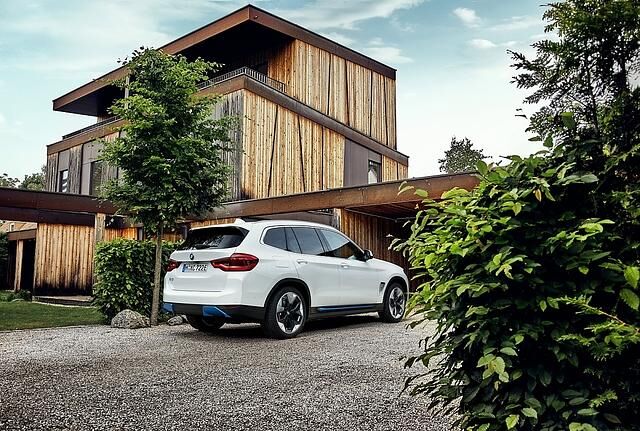 BMW iX3 2021