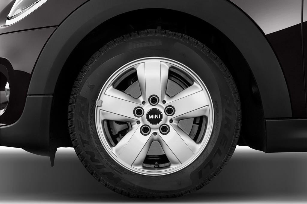 MINI MINI (Baujahr 2015) Cooper 3 Türen Reifen und Felge
