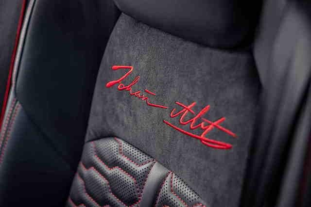 Mit dem reproduzierten Autogramm des Gründers Johann Abt bietet der RS6 innen auch noch ein echtes Stück Firmen-Historie