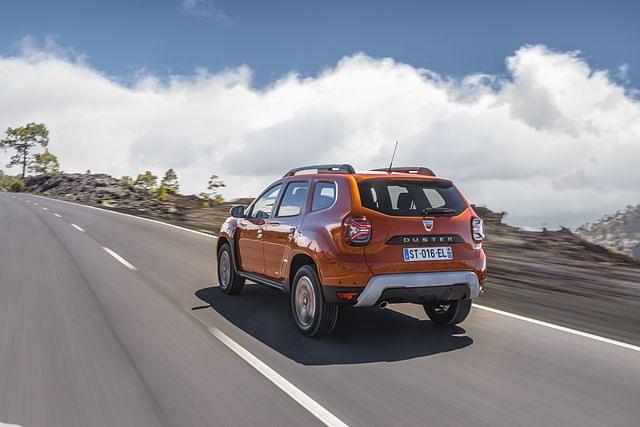 Auch in den Rückleuchten trägt der Dacia das Y-Symbol