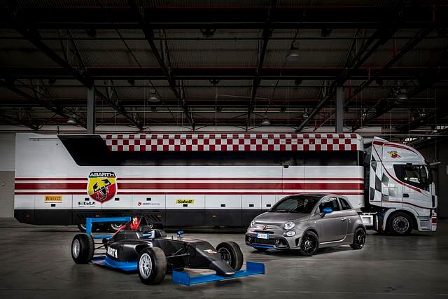 Das Sondermodell  F595 soll an die Rennsporttradtition von Abarth erinnern