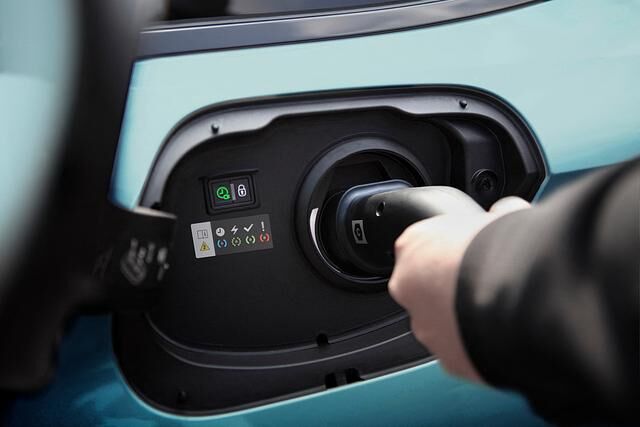 Es gibt auch zwei PHEV-Versionen