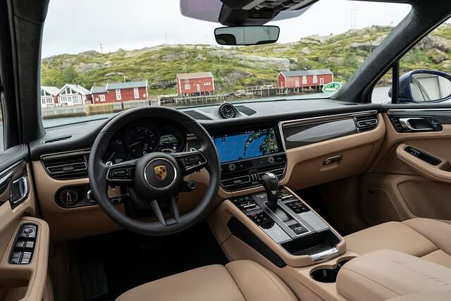 Die neuen Multifunktions- und GT-Sportlenkräder stammen vom aktuellen 911