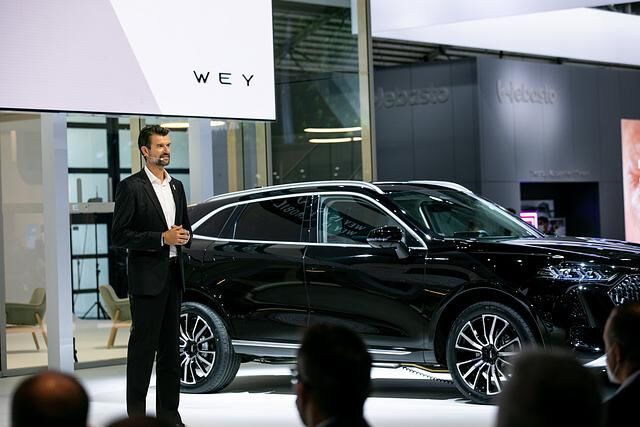 Den Europa-Auftakt macht ein Plug-In-Hybrid mit einer Systemleistung von 350 kW/476 PS