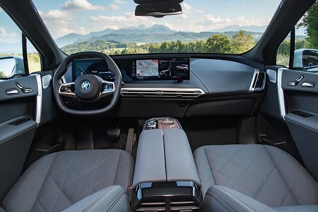 Die neueste Generation des iDrive mit seiner irren Rechenleistung ist wahrscheinlich voll Mondfahrt tauglich