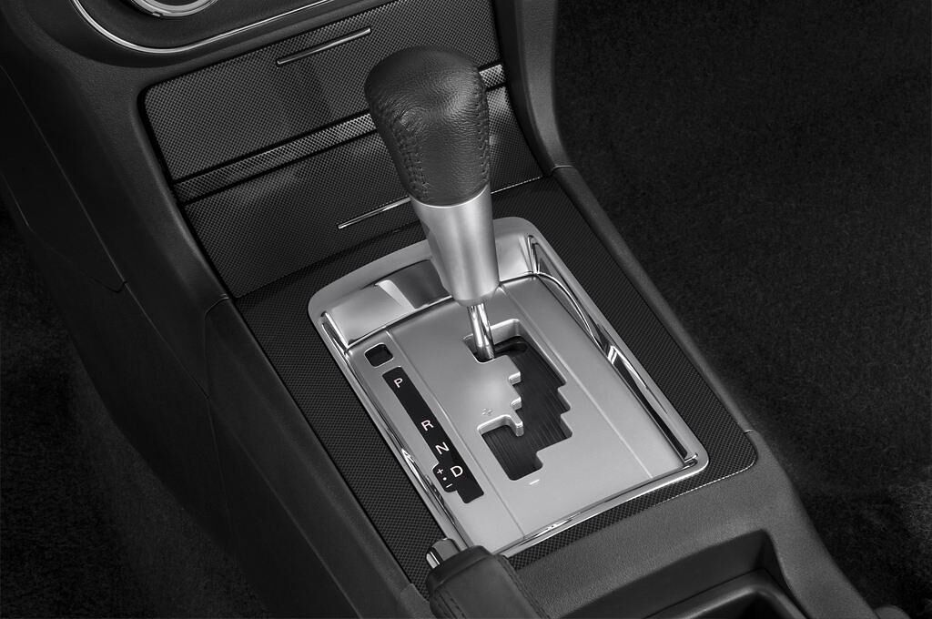 Mitsubishi Lancer (Baujahr 2010) Intense 5 Türen Schalthebel