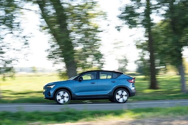 Der schräge Bruder ist Volvos erstes Modell, das ausschließlich mit Stromantrieb angeboten wird