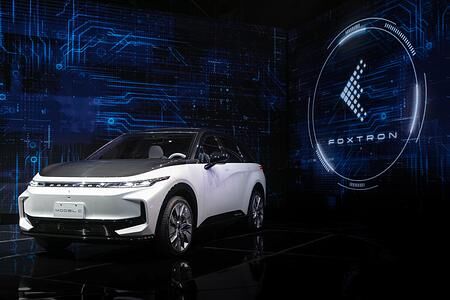 Foxconn zeigt drei E-Autos   - Riesen-Reichweiten und scharfe Sprints  