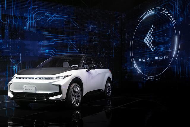 Foxconn zeigt drei E-Autos   - Riesen-Reichweiten und scharfe Sprints  