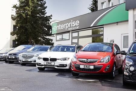 Statistik: Mietautos nach Zeitumstellung gefragter - Winterzeit erhöht Unfallrisiko