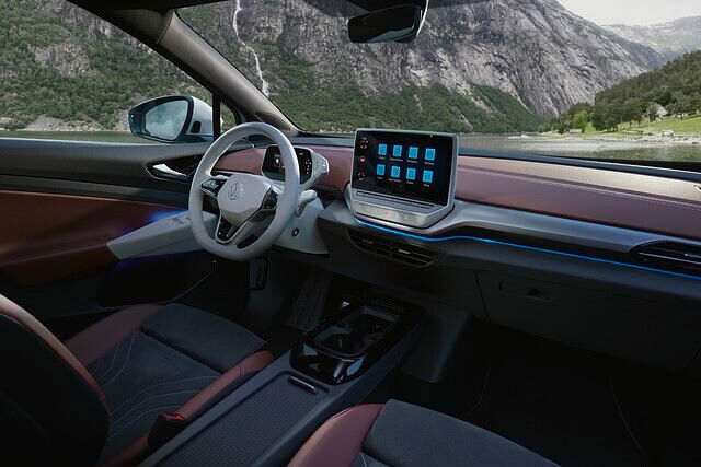 Das Cockpit ist nüchtern möbliert