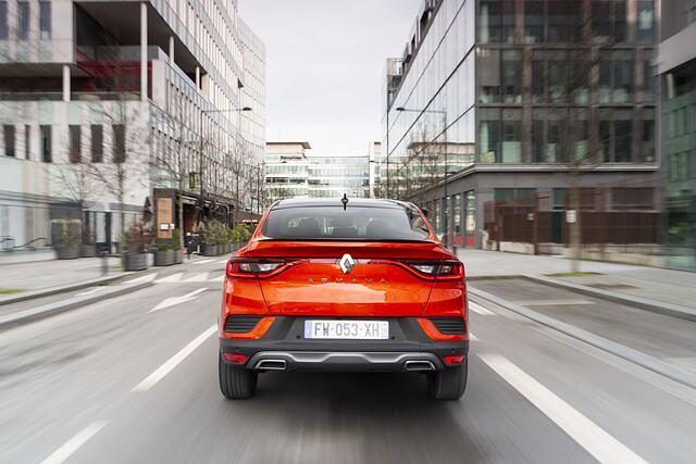 Auch mit seinem Rückleuchten-Design setzt der Renault Arkana besondere Akzente