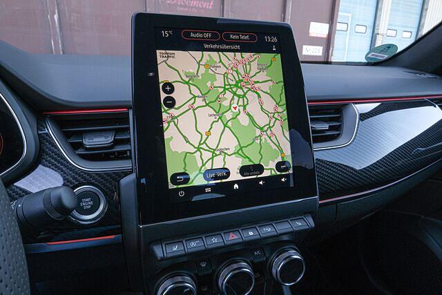 Beim Arkana E-Tech ist der große Infotainment-Touchscreen bereits Teil der Serienausstattung