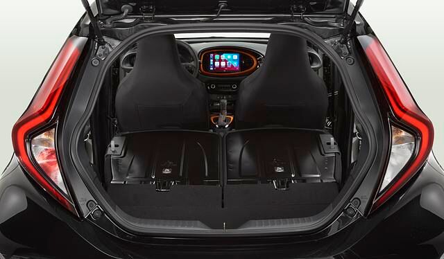 Der Kofferraum des Aygo X bietet Platz für fast 900 Liter Gepäck
